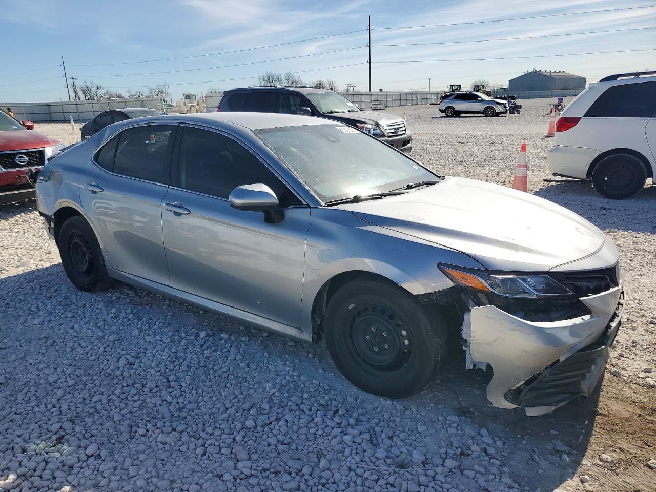 2022 TOYOTA CAMRY LE photo 4