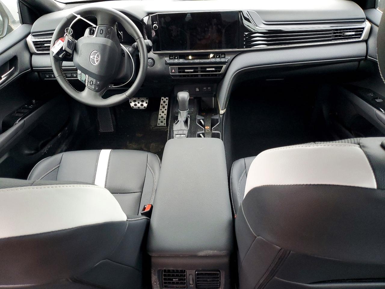 2025 TOYOTA CAMRY XSE photo 8