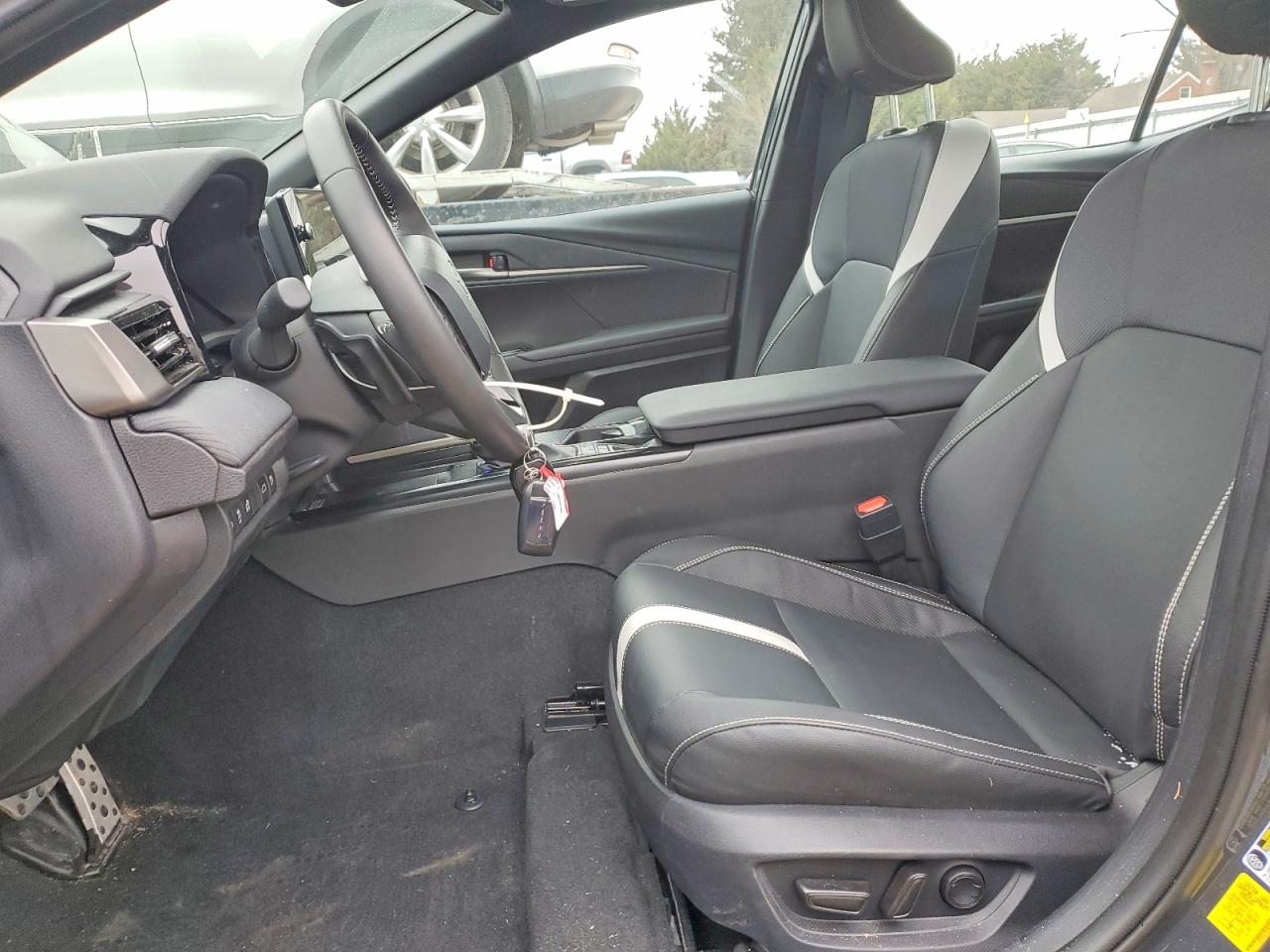 2025 TOYOTA CAMRY XSE photo 7
