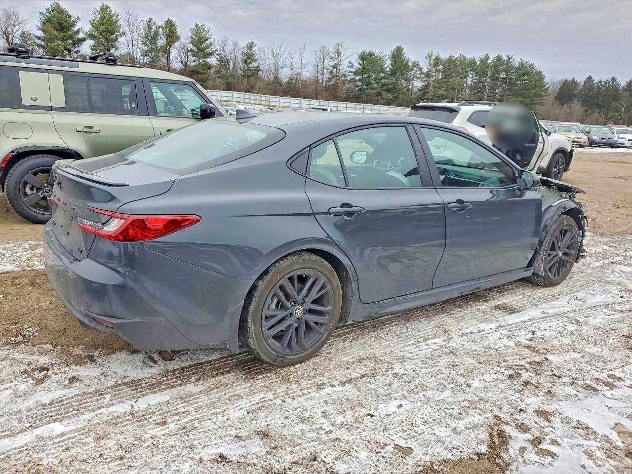 2025 TOYOTA CAMRY XSE photo 3
