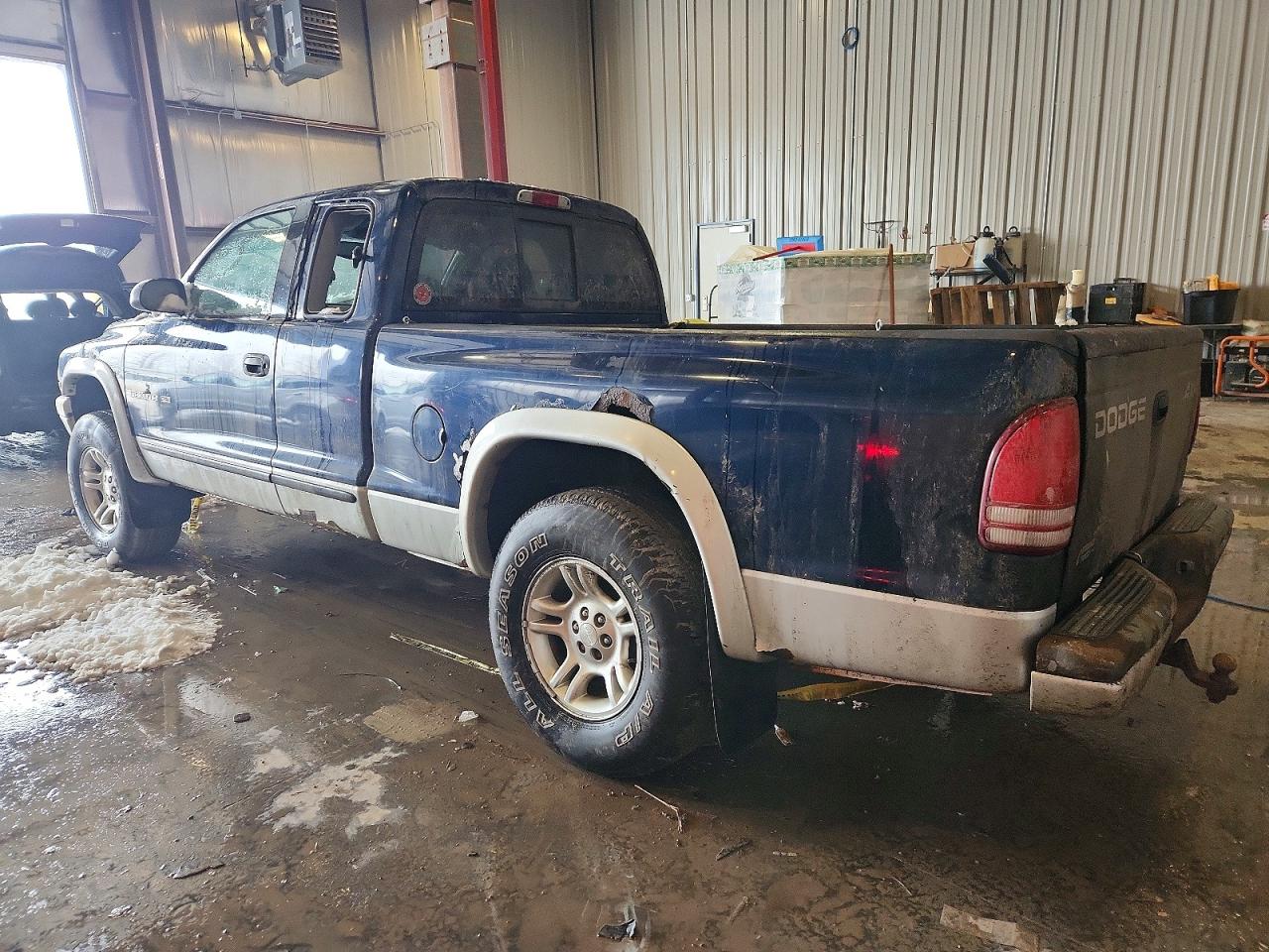 2002 DODGE DAKOTA SLT photo 2