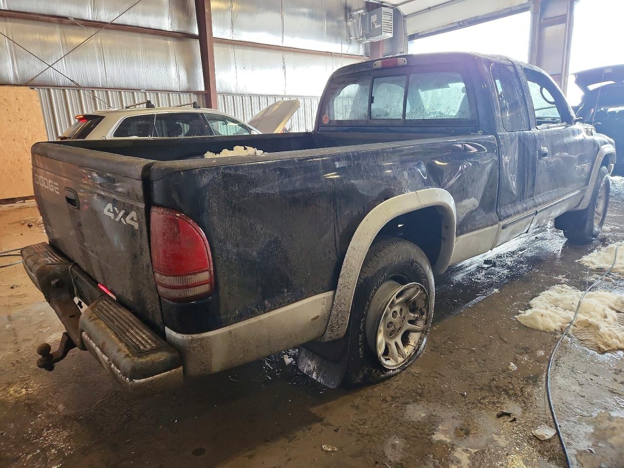 2002 DODGE DAKOTA SLT photo 3