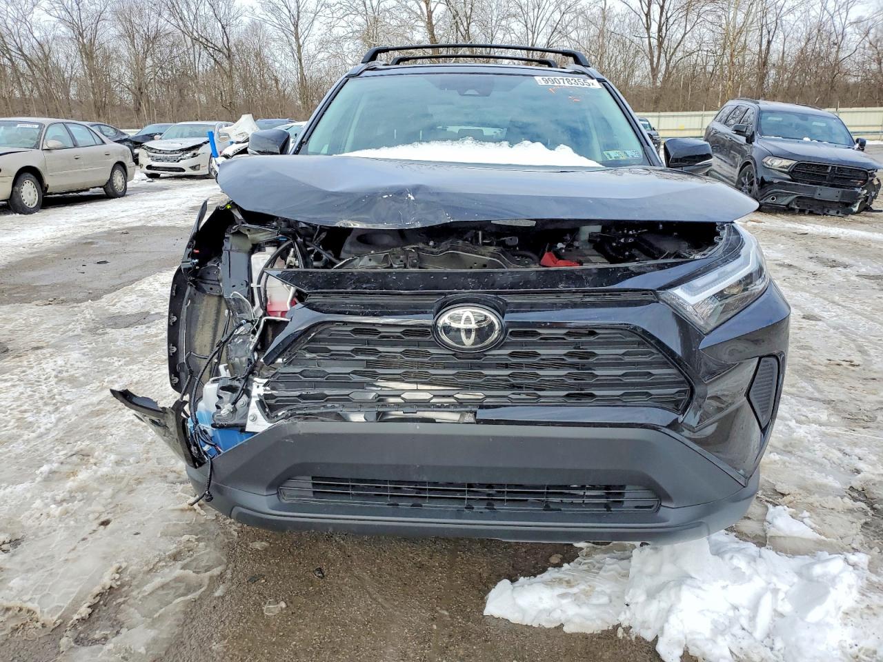 2025 TOYOTA RAV4 XLE photo 5