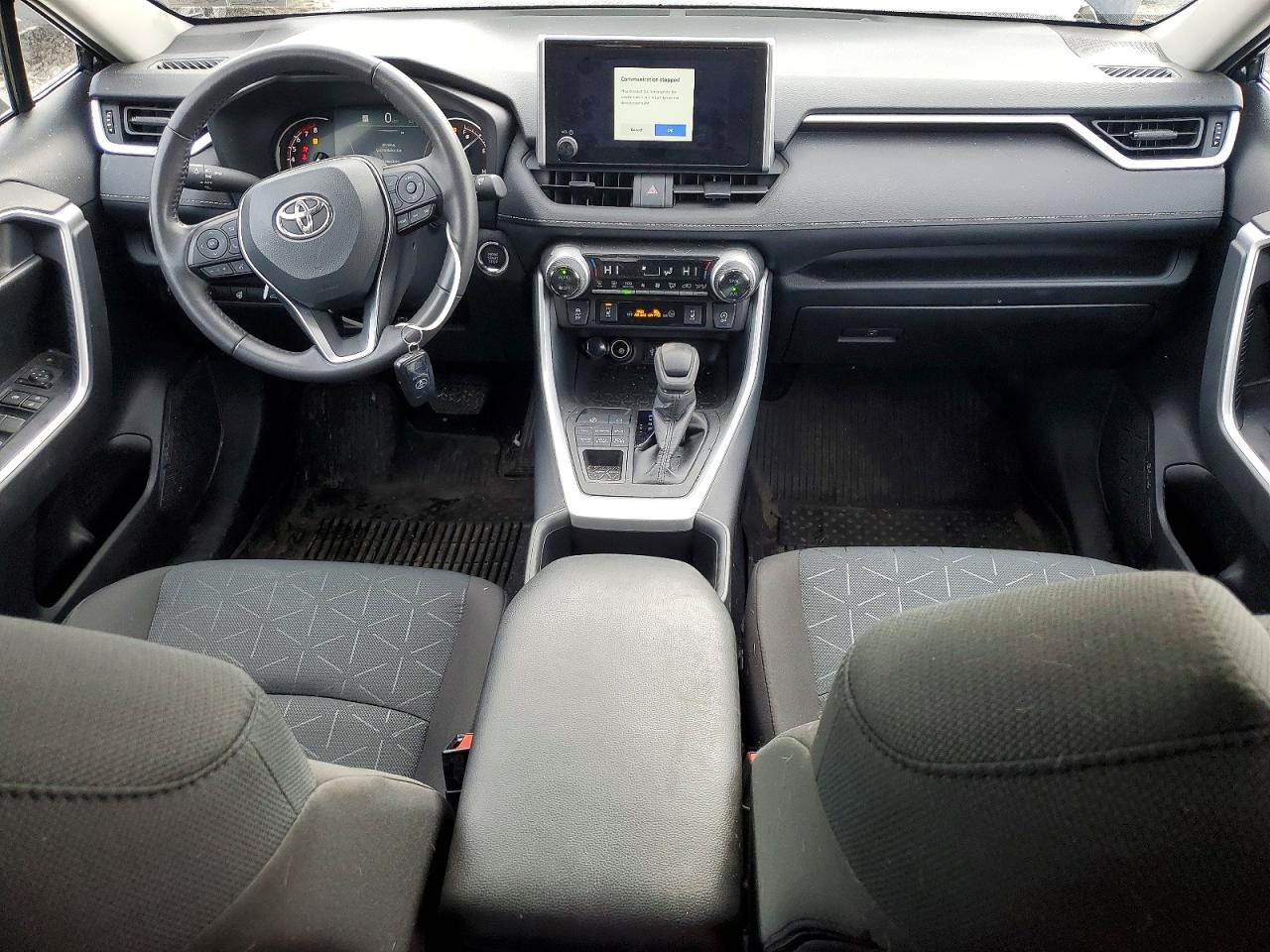 2025 TOYOTA RAV4 XLE photo 8