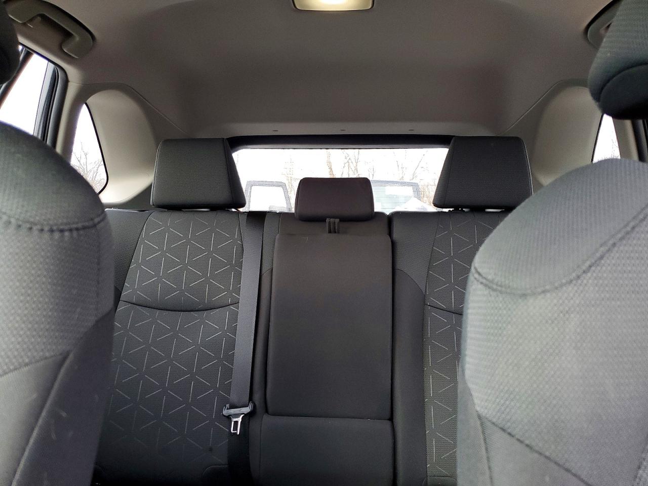 2025 TOYOTA RAV4 XLE photo 10