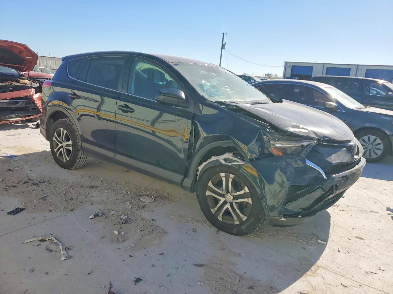2018 TOYOTA RAV4 LE photo 4