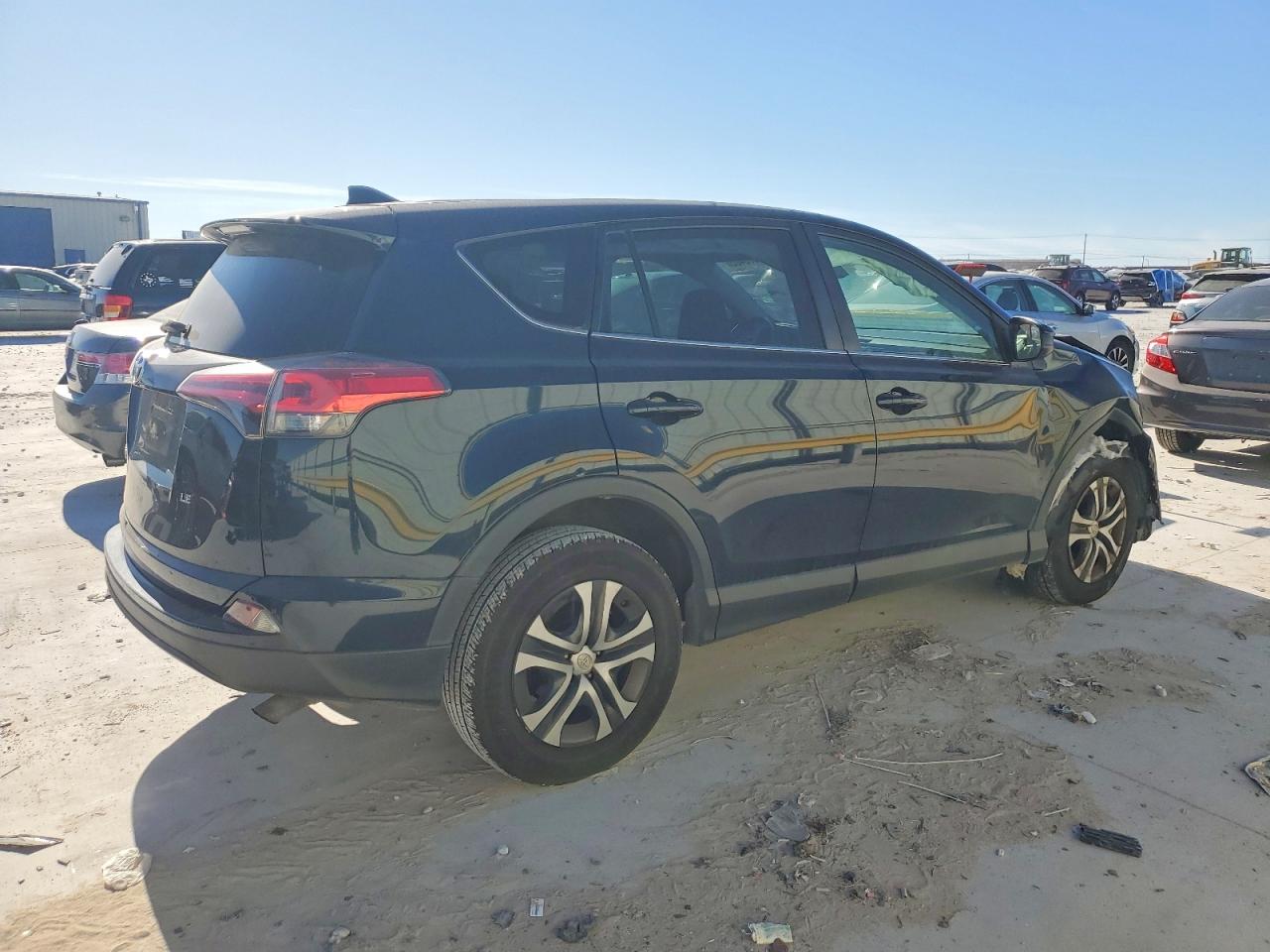 2018 TOYOTA RAV4 LE photo 3