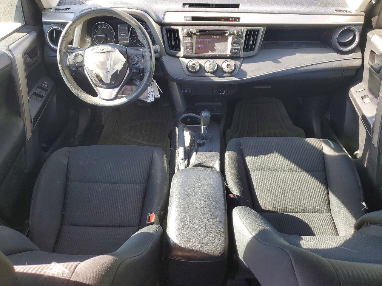 2018 TOYOTA RAV4 LE photo 8