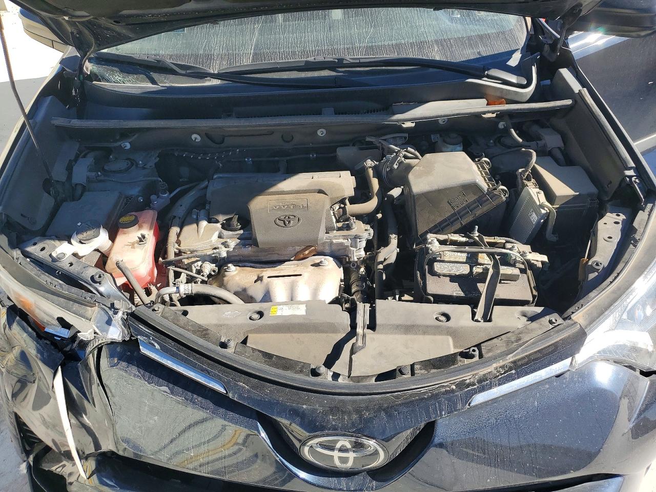 2018 TOYOTA RAV4 LE photo 12