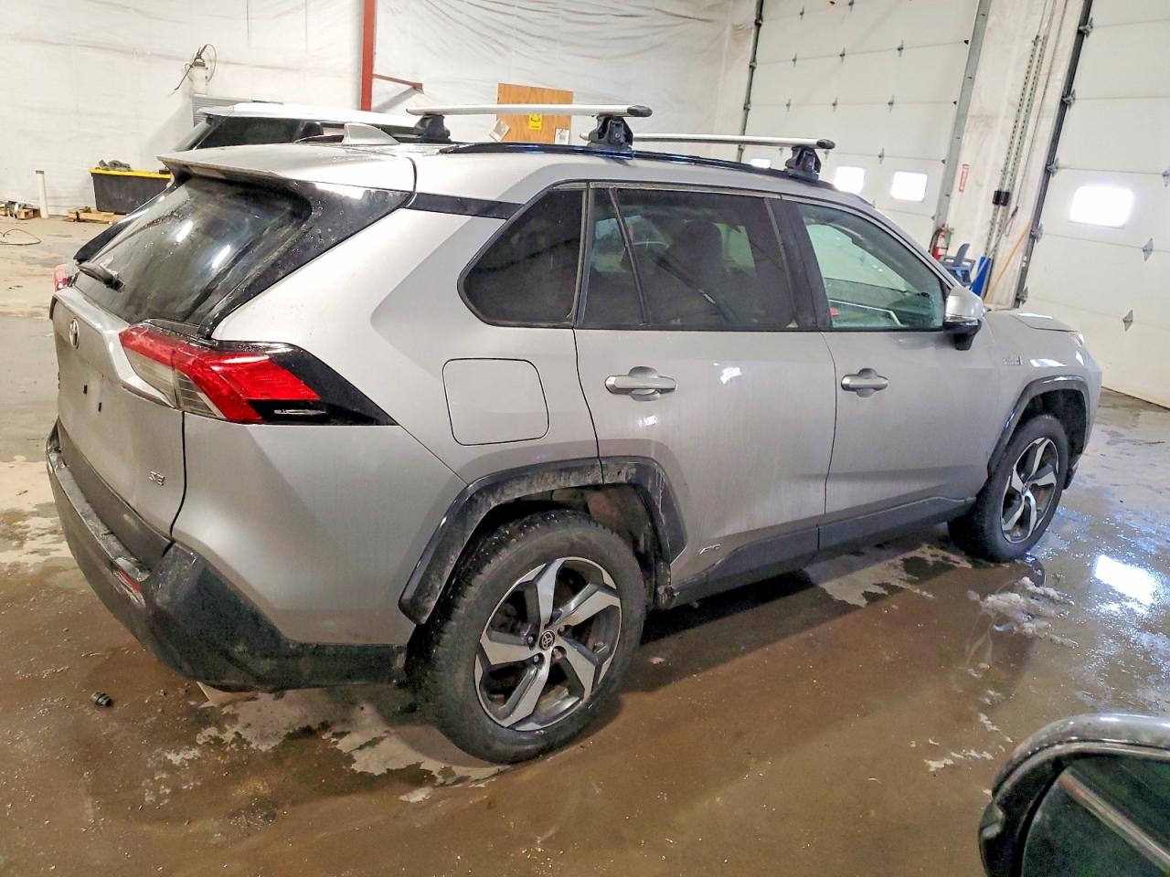 2021 TOYOTA RAV4 PRIME SE photo 3