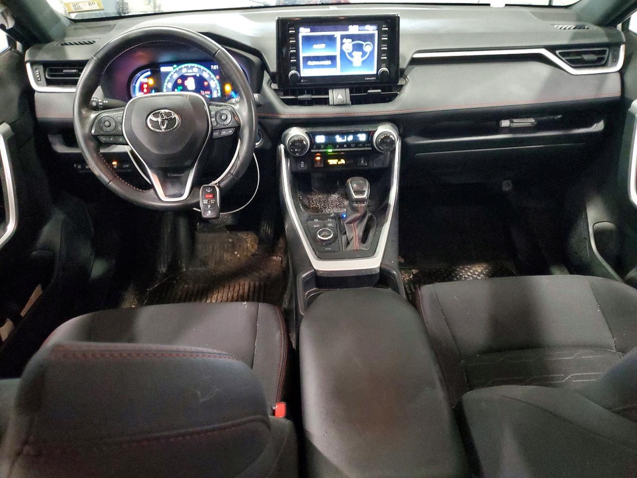 2021 TOYOTA RAV4 PRIME SE photo 8