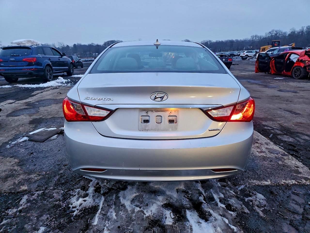 2013 HYUNDAI SONATA SE photo 6