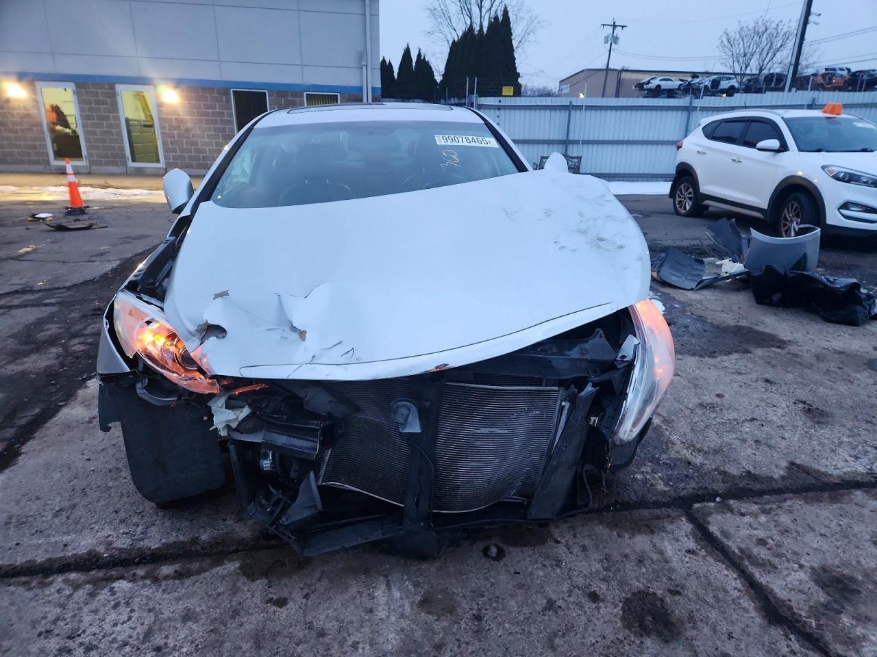 2013 HYUNDAI SONATA SE photo 5