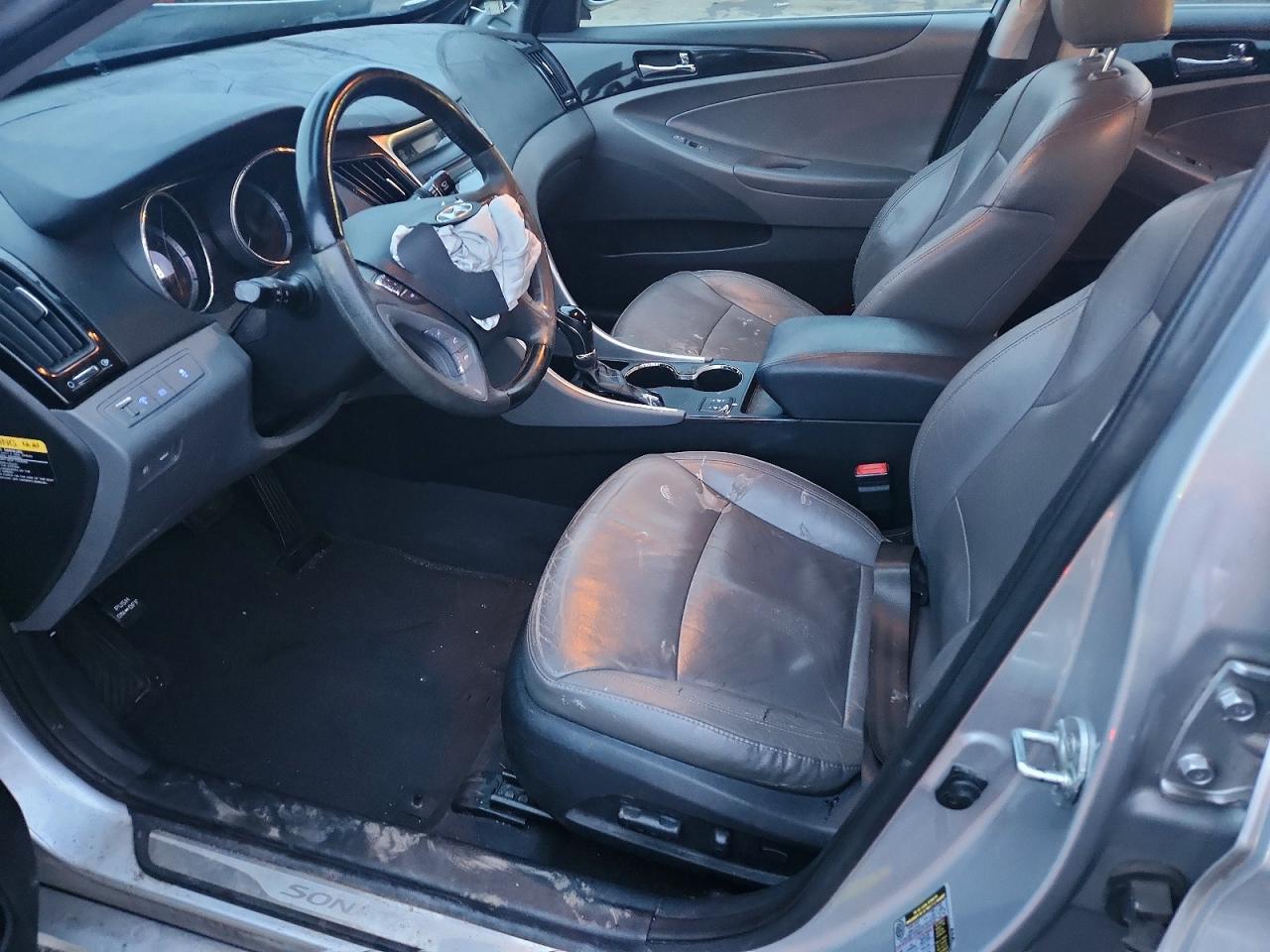 2013 HYUNDAI SONATA SE photo 7