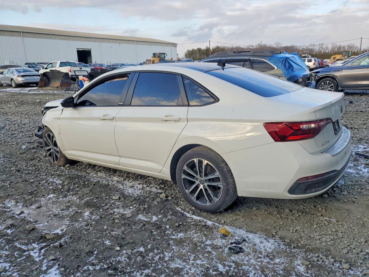 2023 VOLKSWAGEN JETTA SPORT photo 2