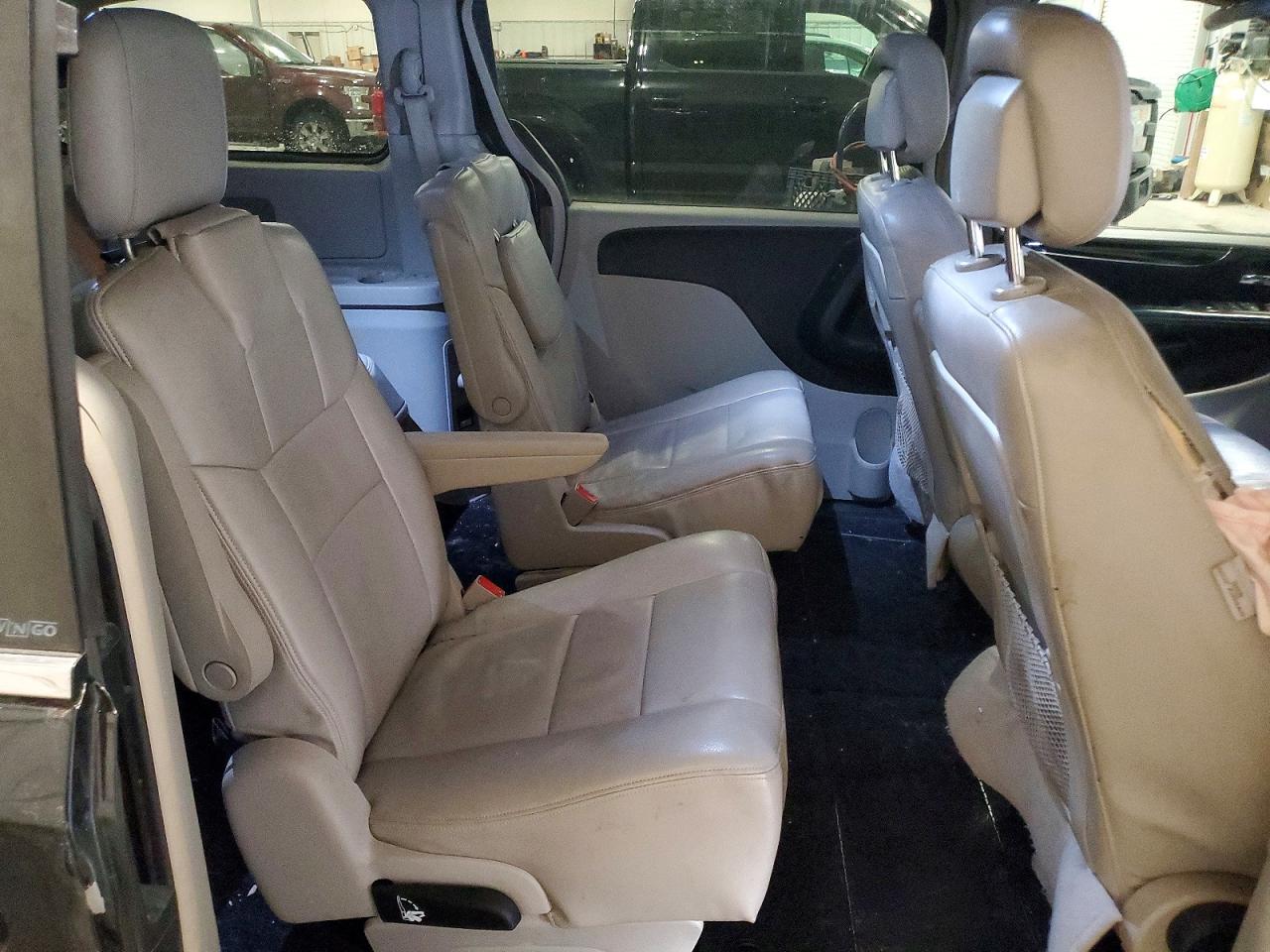 2012 CHRYSLER TOWN & COUNTRY TOURING photo 11