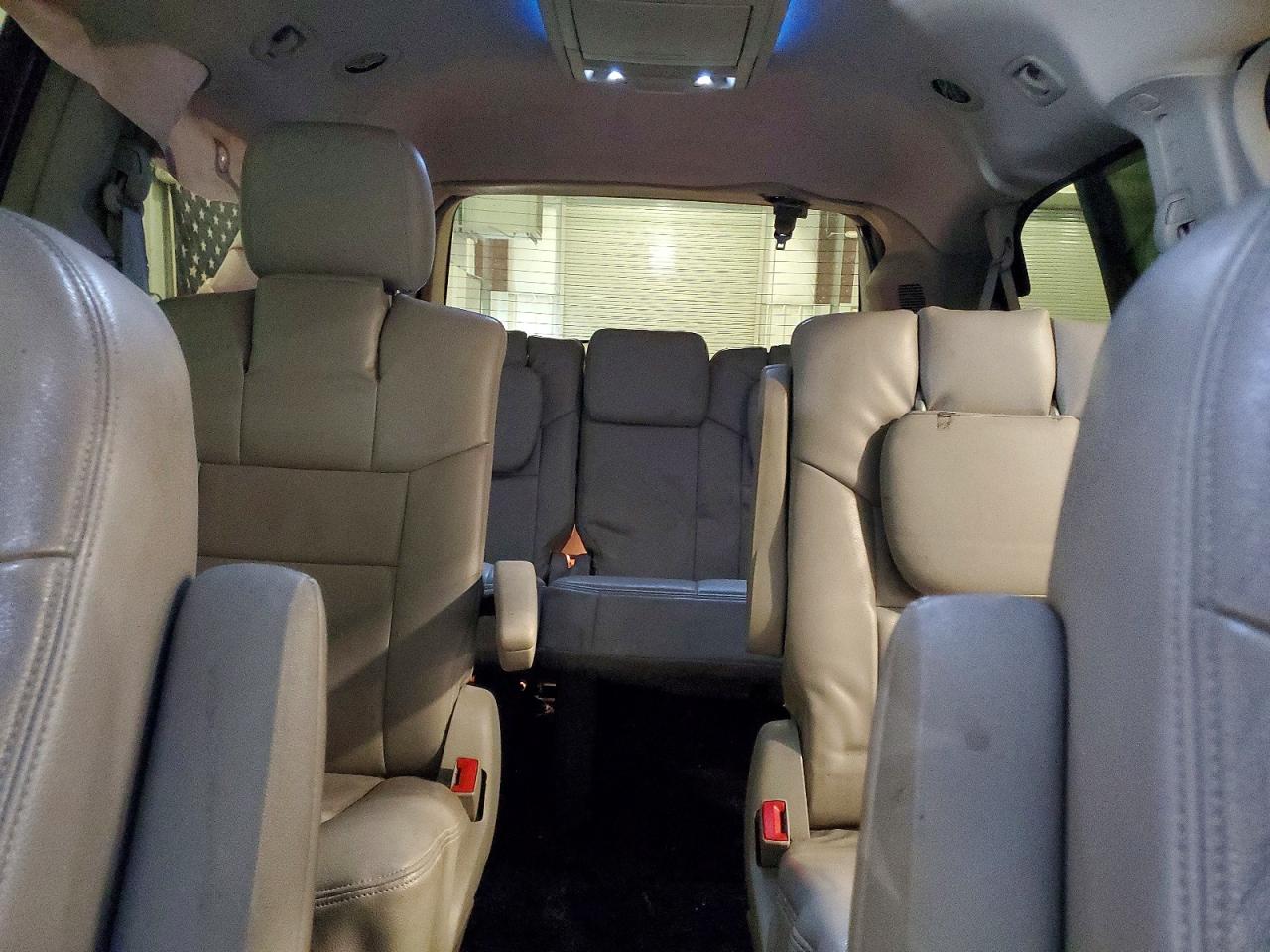 2012 CHRYSLER TOWN & COUNTRY TOURING photo 10