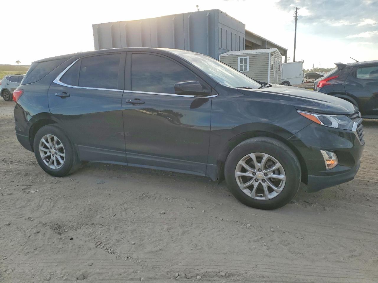 2021 CHEVROLET EQUINOX LT photo 4