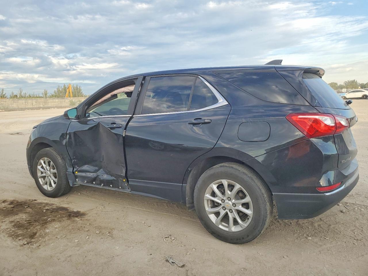2021 CHEVROLET EQUINOX LT photo 2