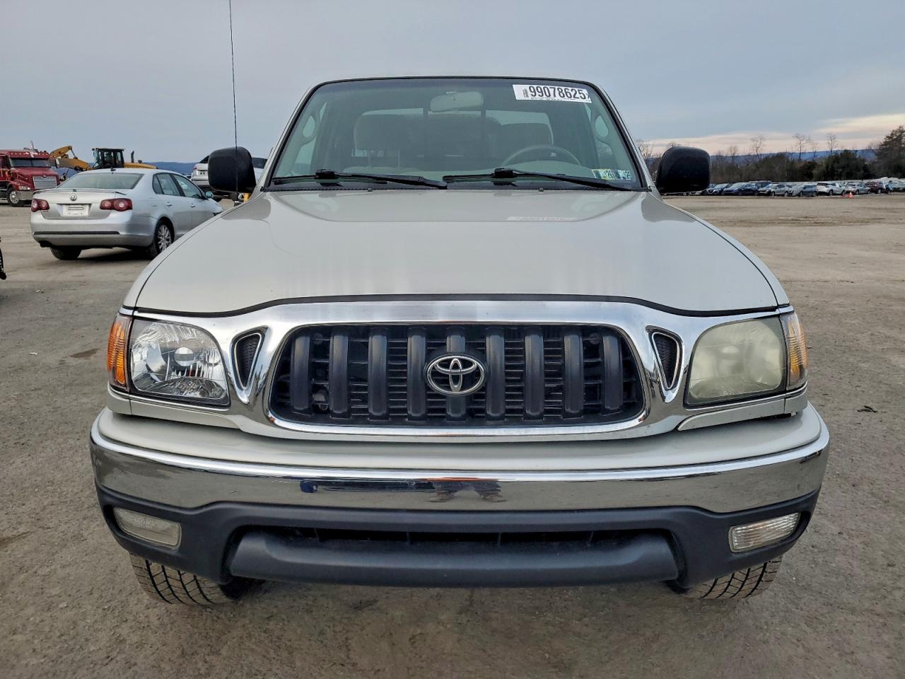 2004 TOYOTA TACOMA XTRACAB photo 5
