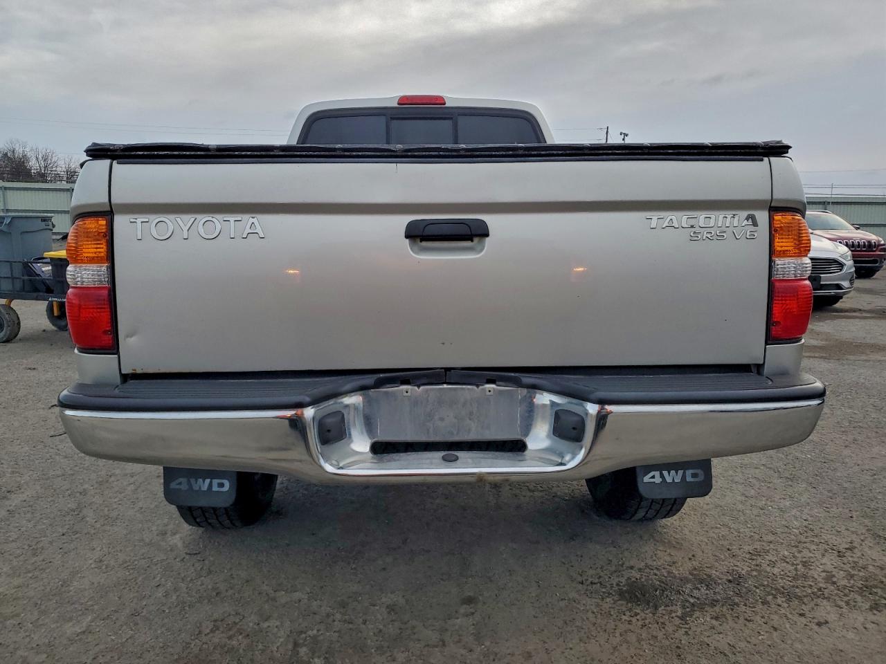 2004 TOYOTA TACOMA XTRACAB photo 6