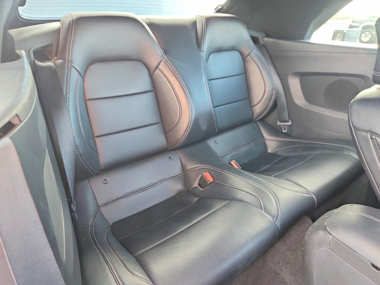 2025 FORD MUSTANG photo 10