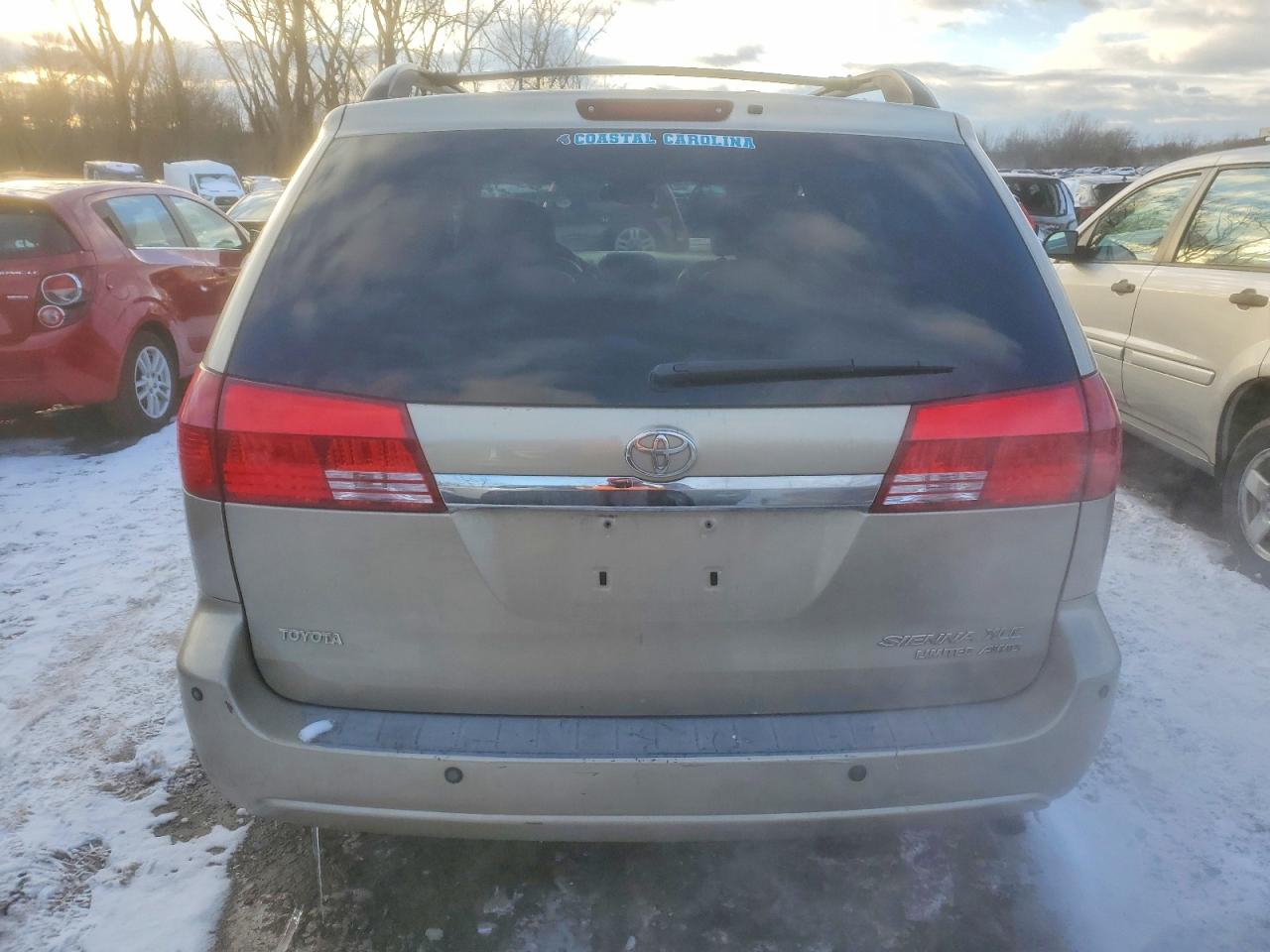 2004 TOYOTA SIENNA XLE LIMITED 7 PASSENGER photo 11