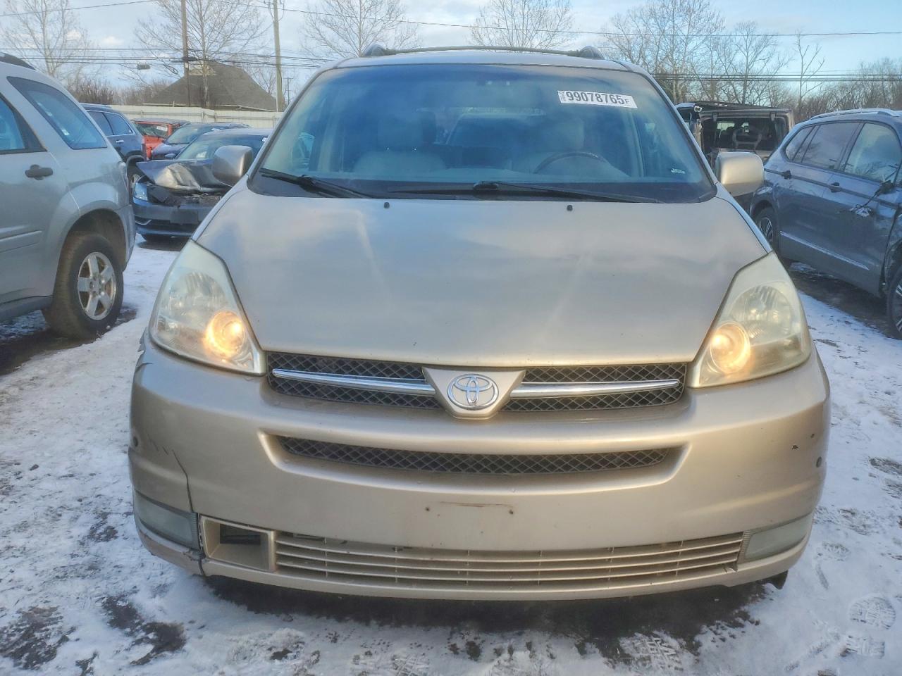 2004 TOYOTA SIENNA XLE LIMITED 7 PASSENGER photo 9