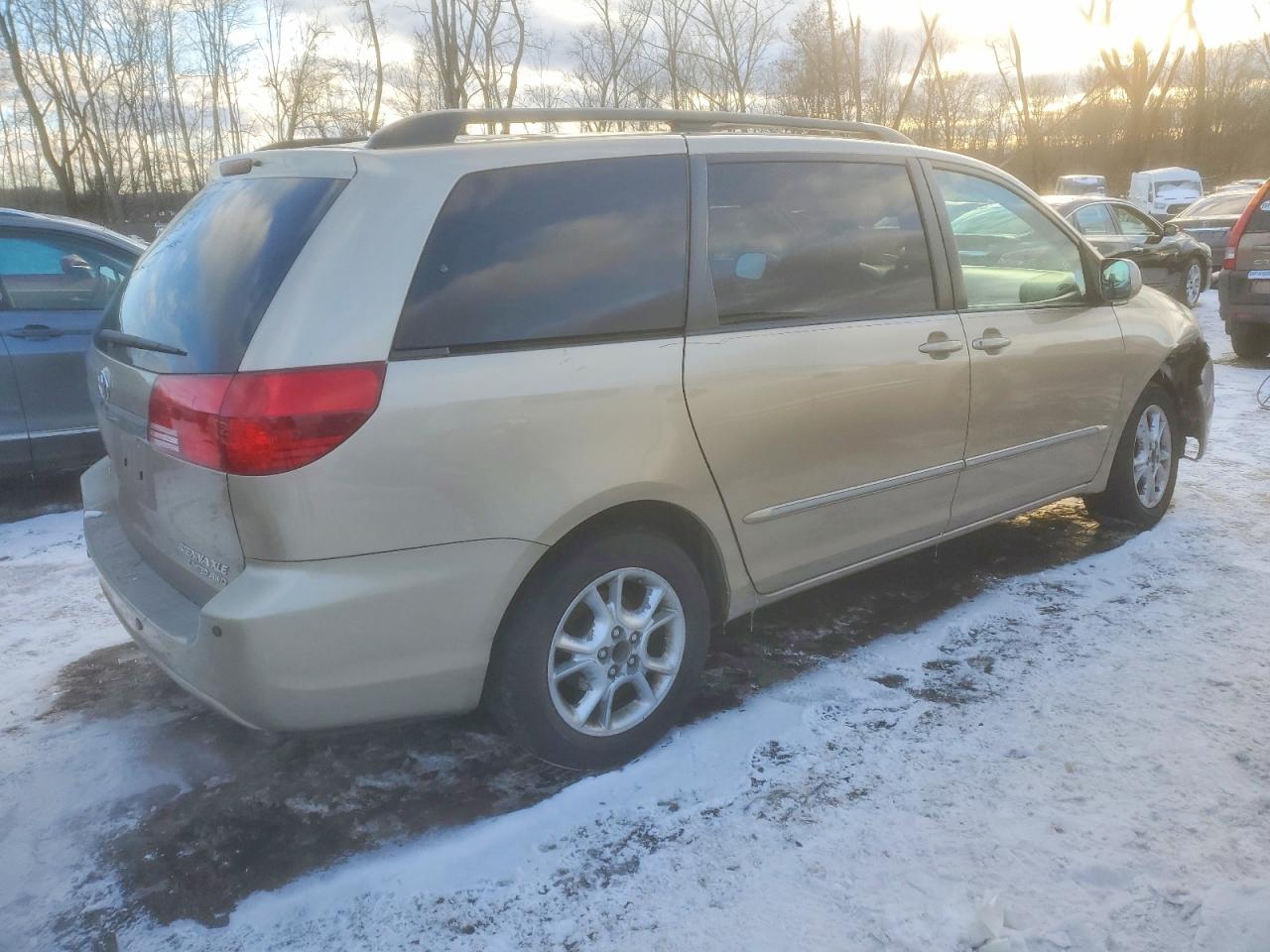 2004 TOYOTA SIENNA XLE LIMITED 7 PASSENGER photo 5