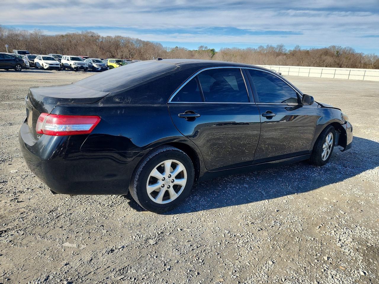 2011 TOYOTA CAMRY BASE photo 3