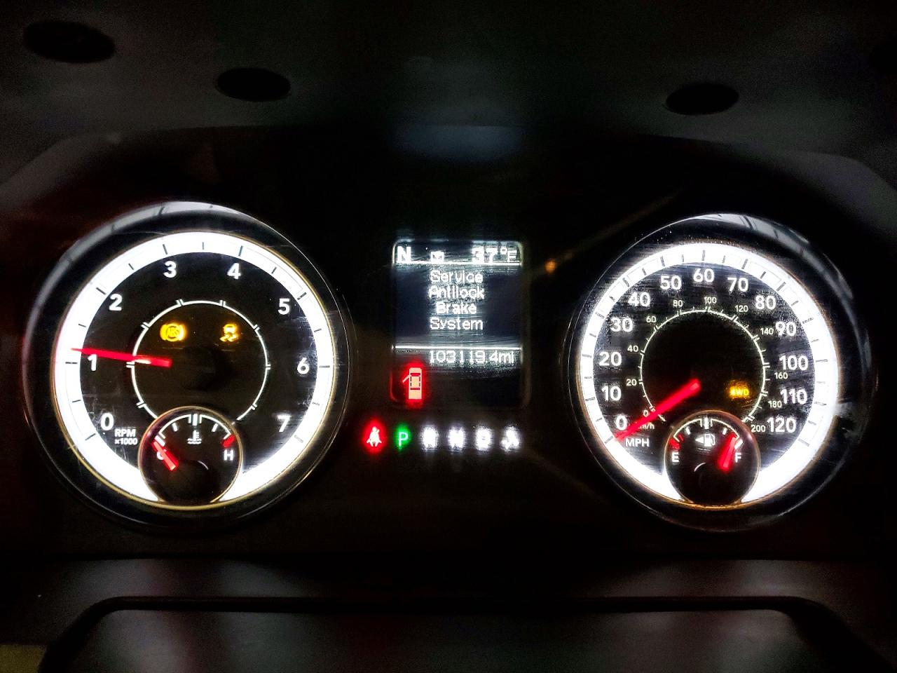 2021 RAM 1500 CLASSIC TRADESMAN photo 9