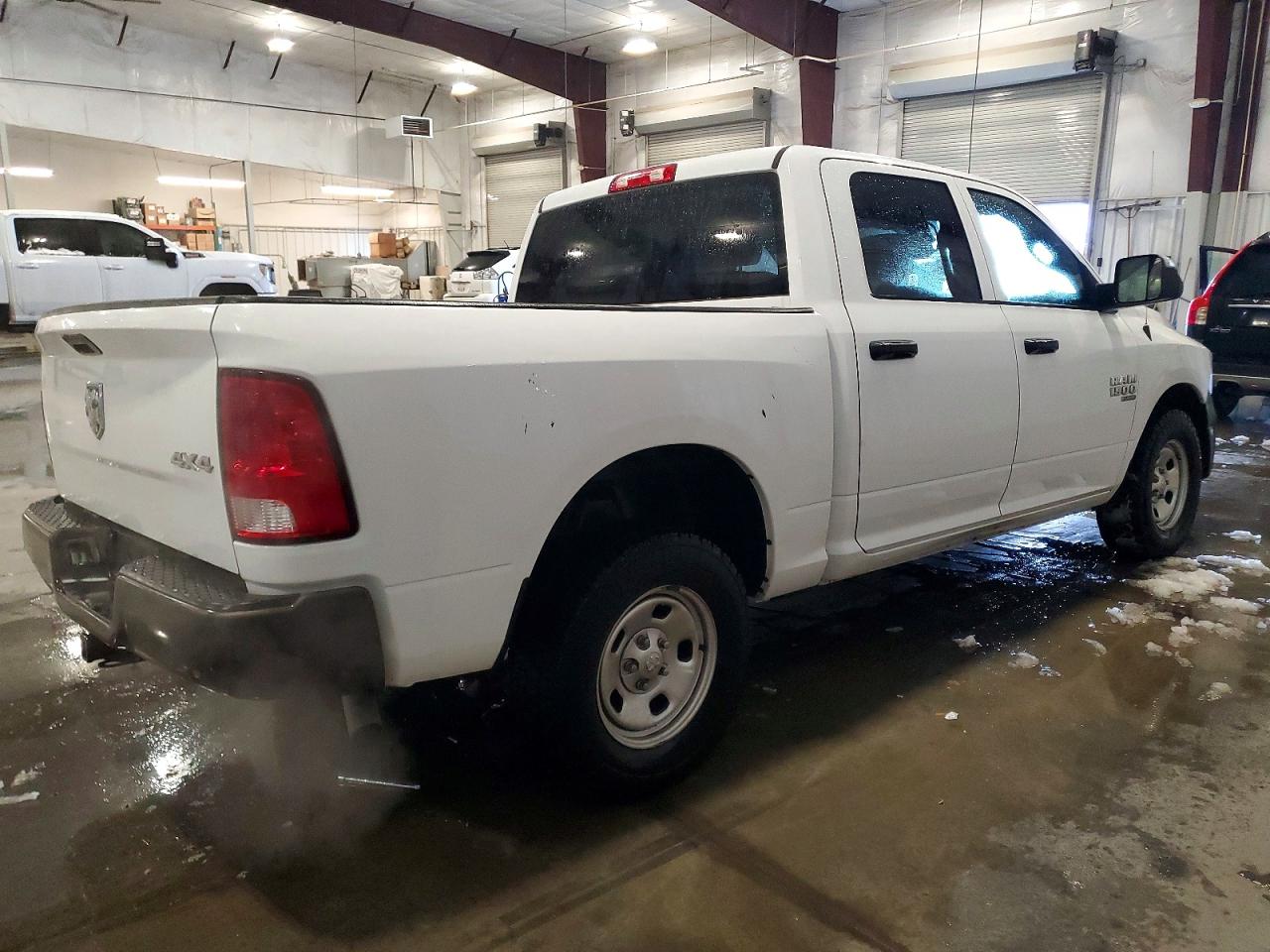 2021 RAM 1500 CLASSIC TRADESMAN photo 3