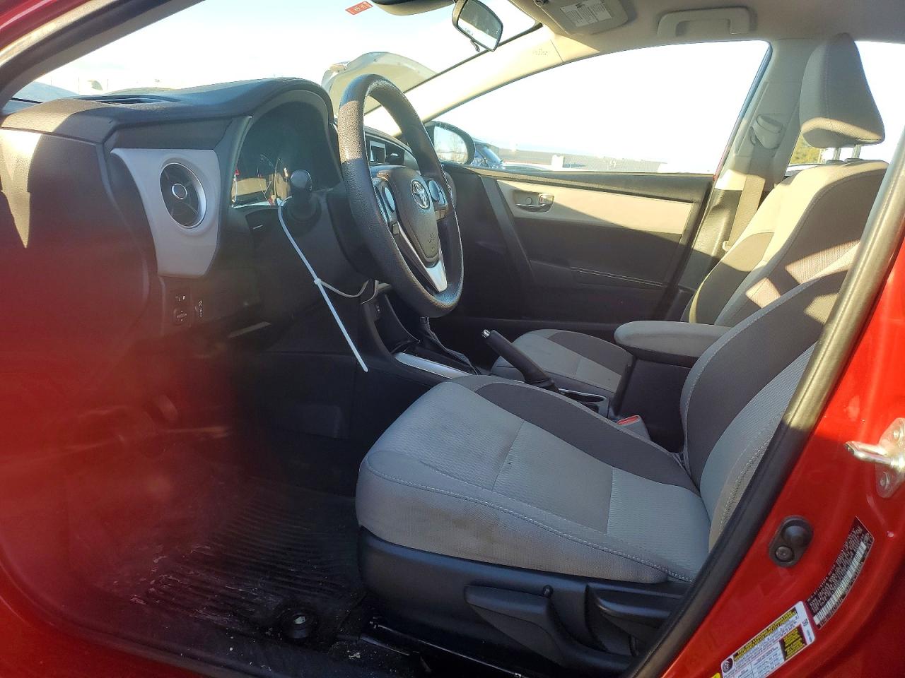 2018 TOYOTA COROLLA L photo 7