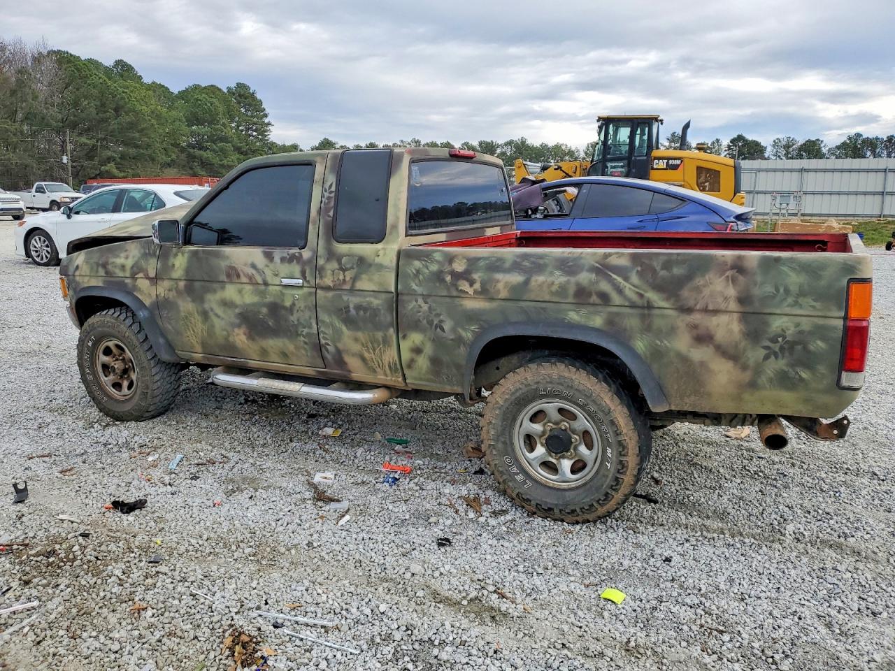 1995 NISSAN TRUCK KING CAB XE photo 2