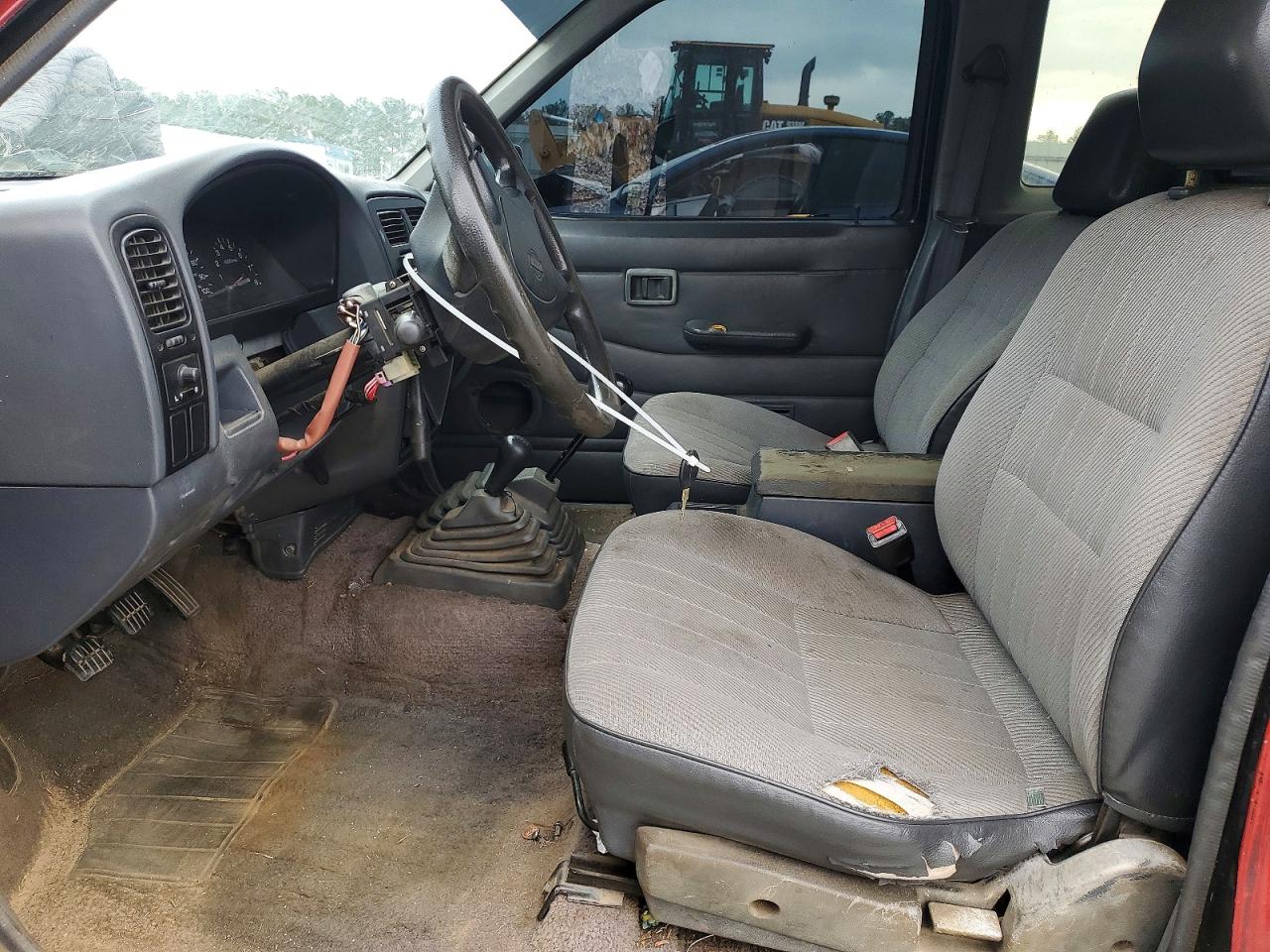 1995 NISSAN TRUCK KING CAB XE photo 7