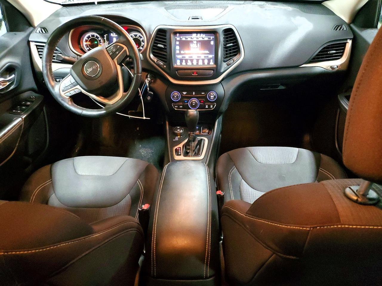 2015 JEEP CHEROKEE LATITUDE photo 8