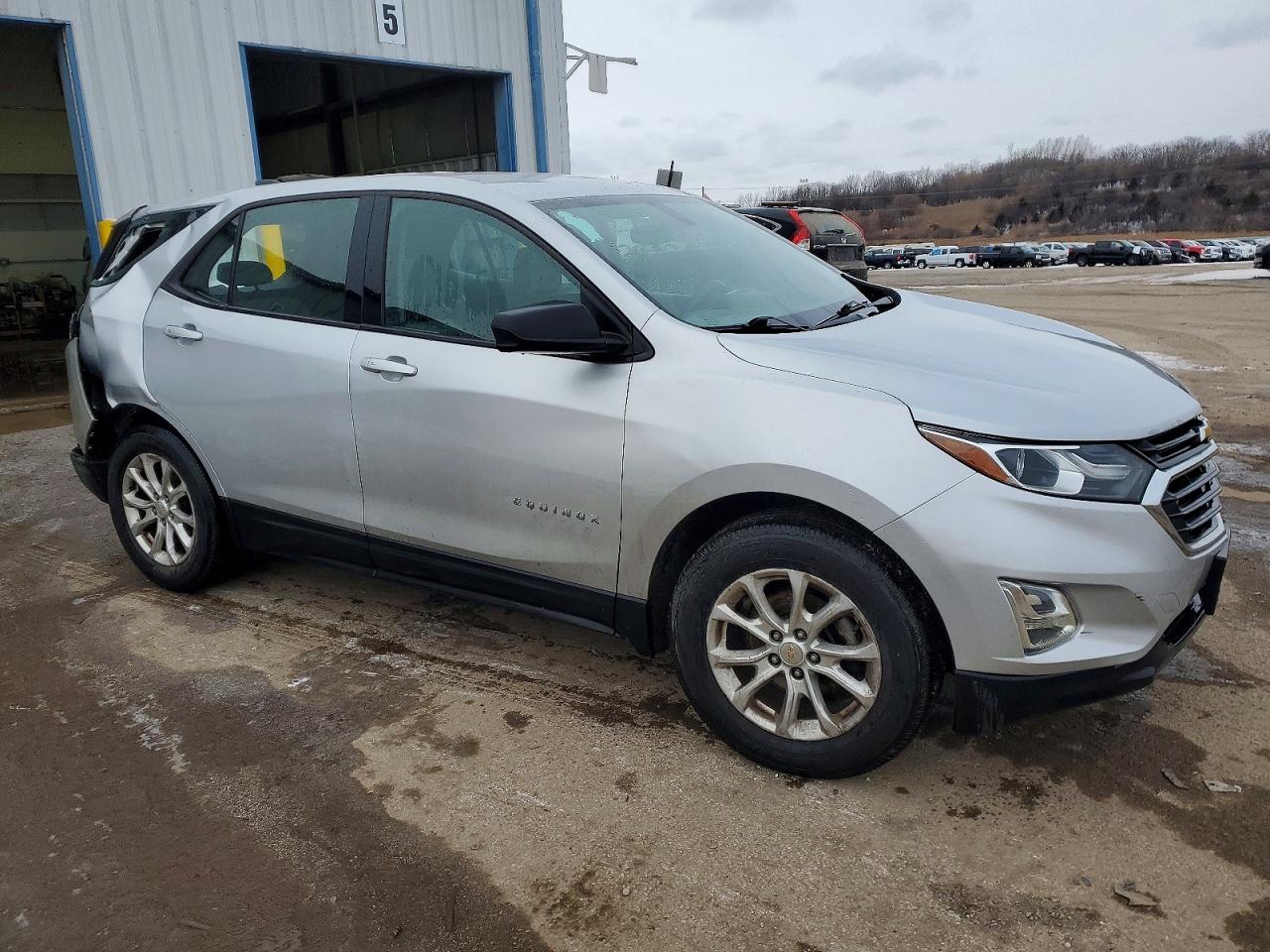 2018 CHEVROLET EQUINOX LS photo 4