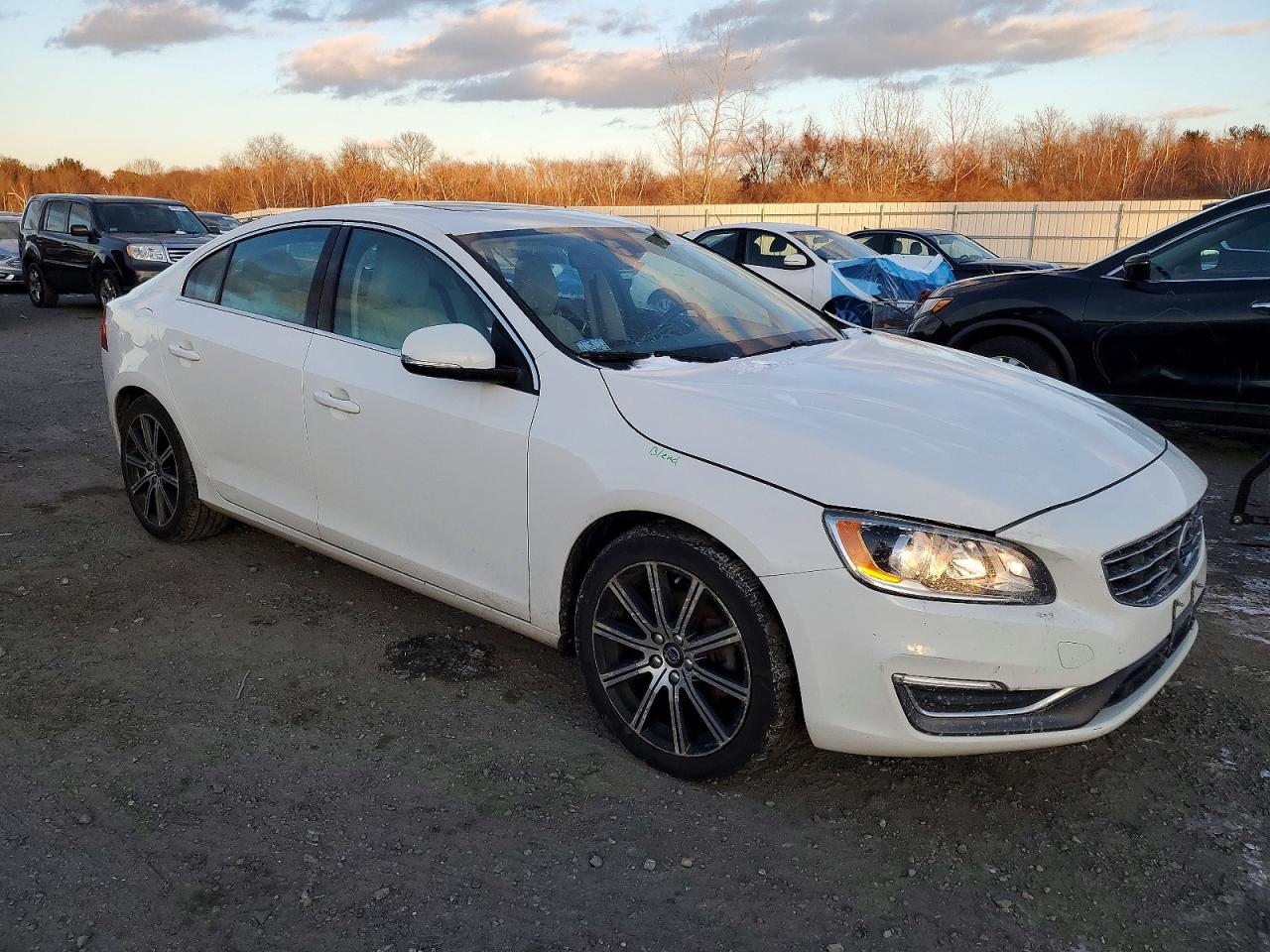 2017 VOLVO S60 PREMIER photo 7