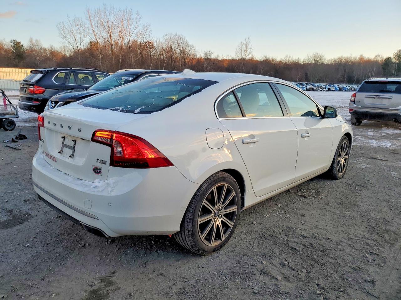 2017 VOLVO S60 PREMIER photo 5