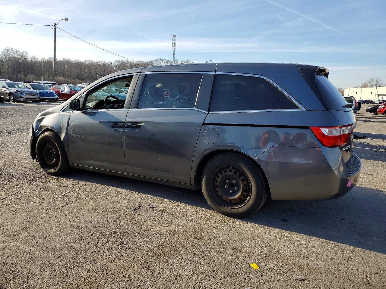 2013 HONDA ODYSSEY LX photo 2