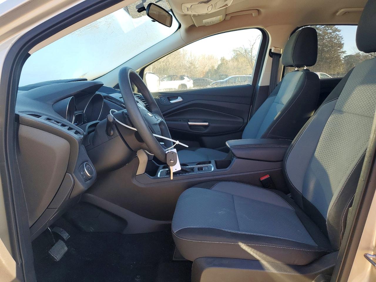 2017 FORD ESCAPE SE photo 7
