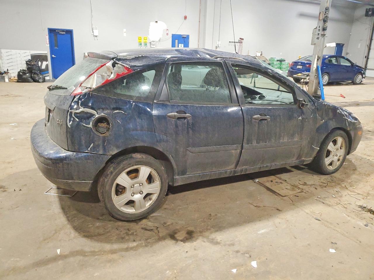 2003 FORD FOCUS ZX5 photo 3