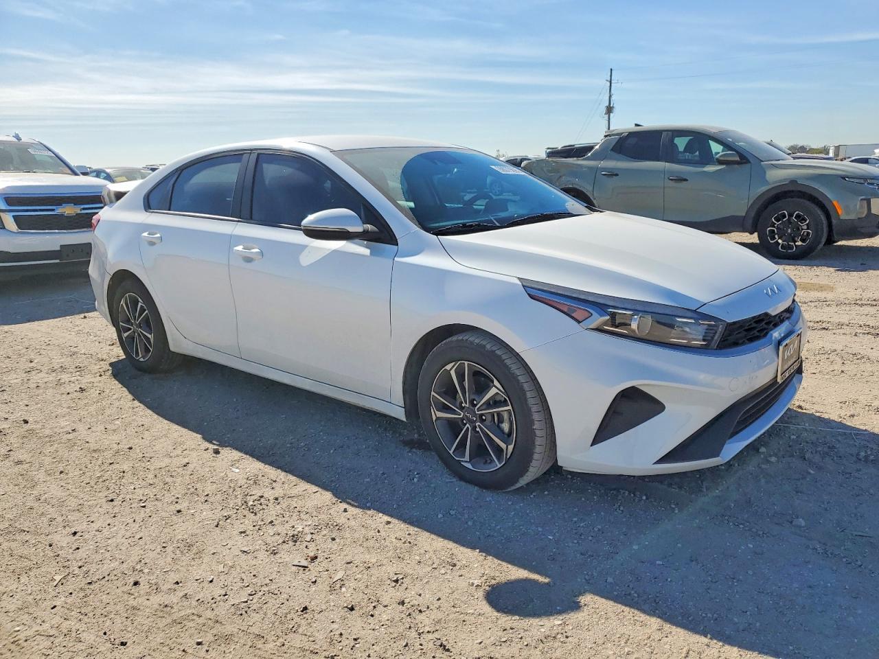2024 KIA FORTE LX photo 4