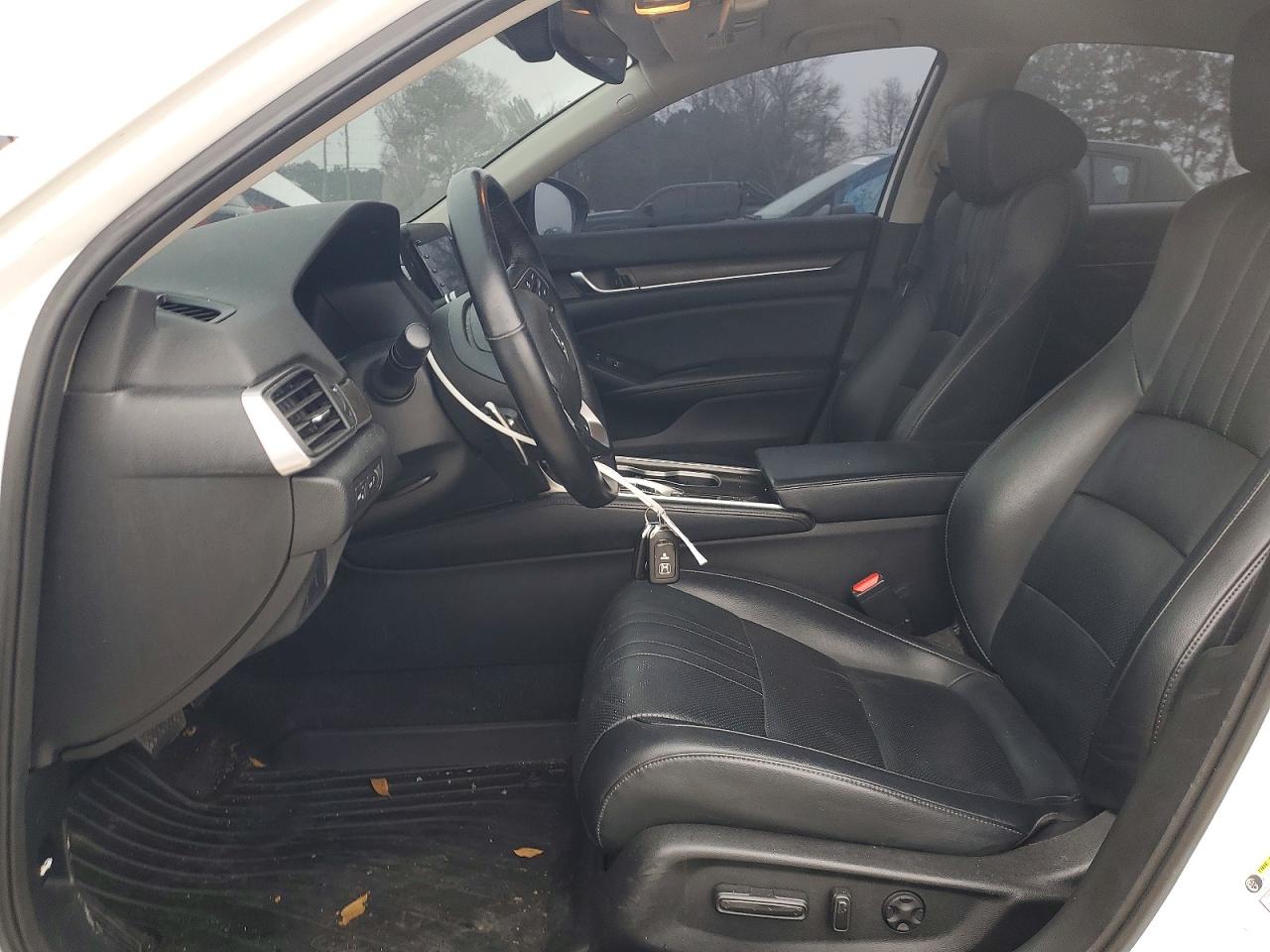 2018 HONDA ACCORD TOURING photo 7