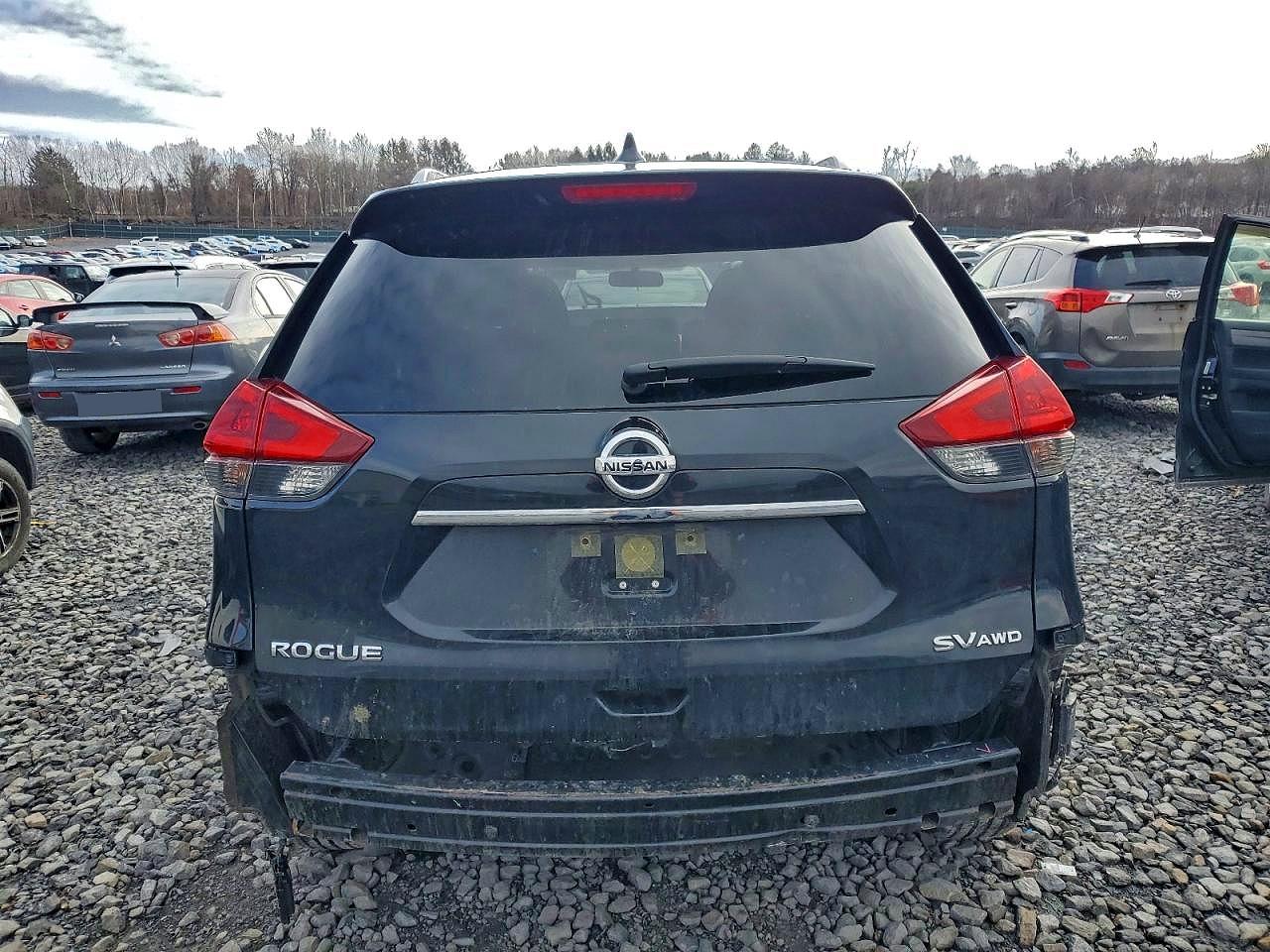 2018 NISSAN ROGUE S photo 16