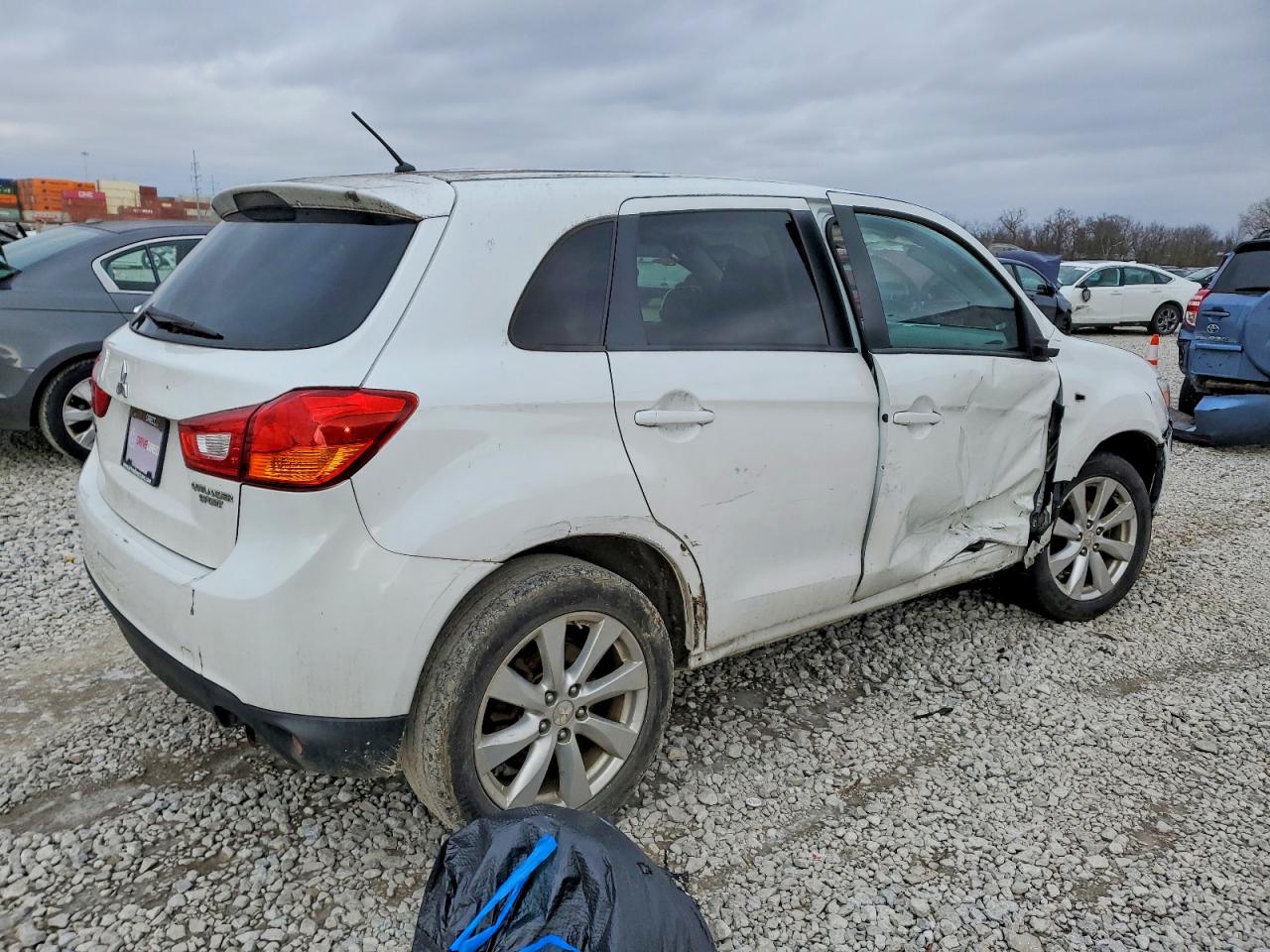 2014 MITSUBISHI OUTLANDER SPORT ES photo 3