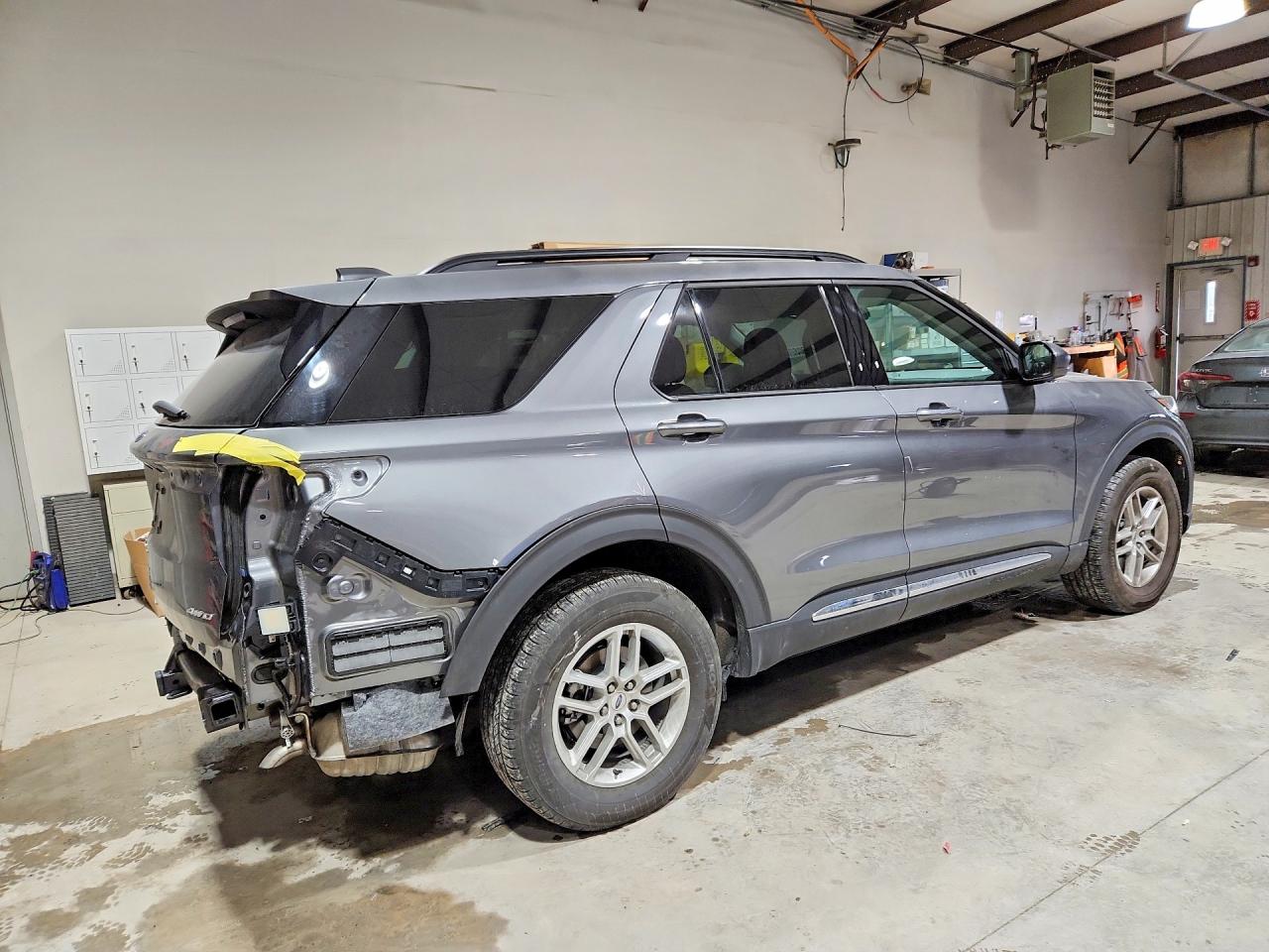 2025 FORD EXPLORER ACTIVE photo 3