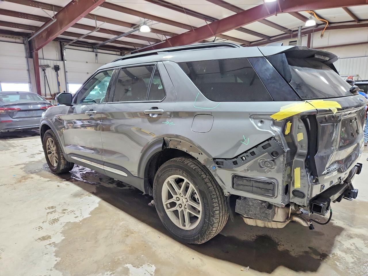 2025 FORD EXPLORER ACTIVE photo 2