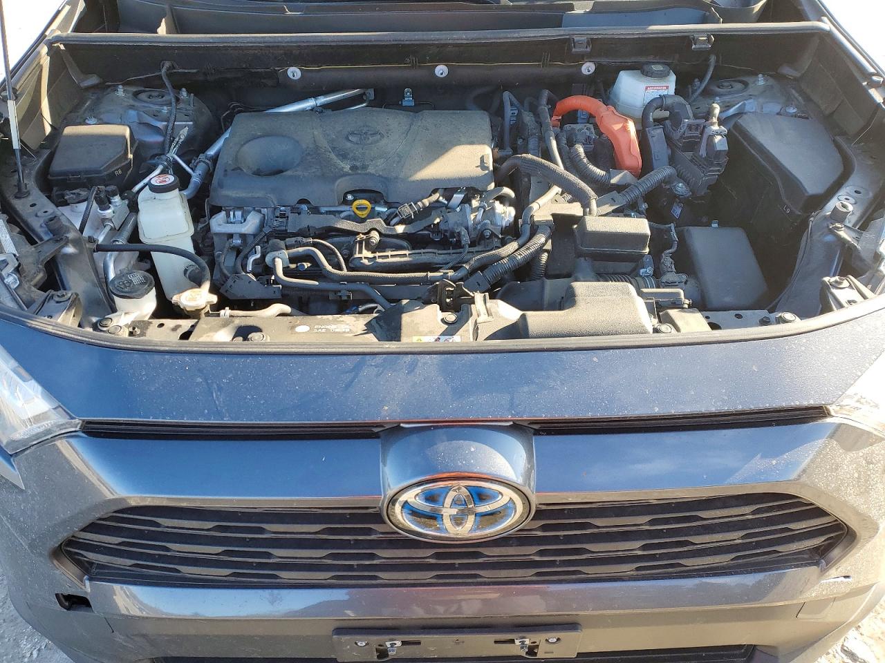 2022 TOYOTA RAV4 XLE photo 12