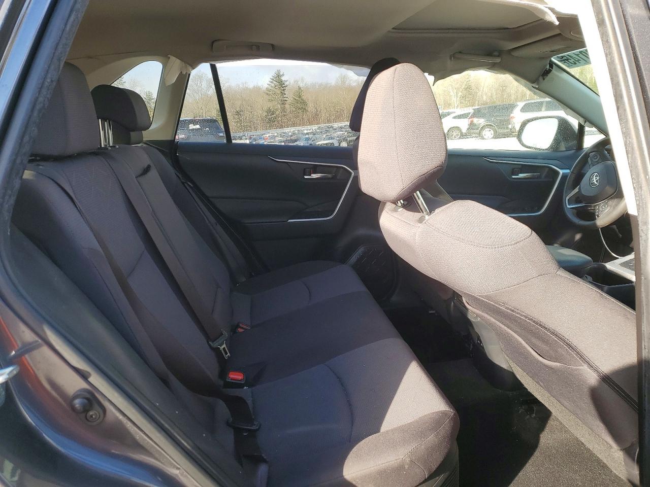 2022 TOYOTA RAV4 XLE photo 11